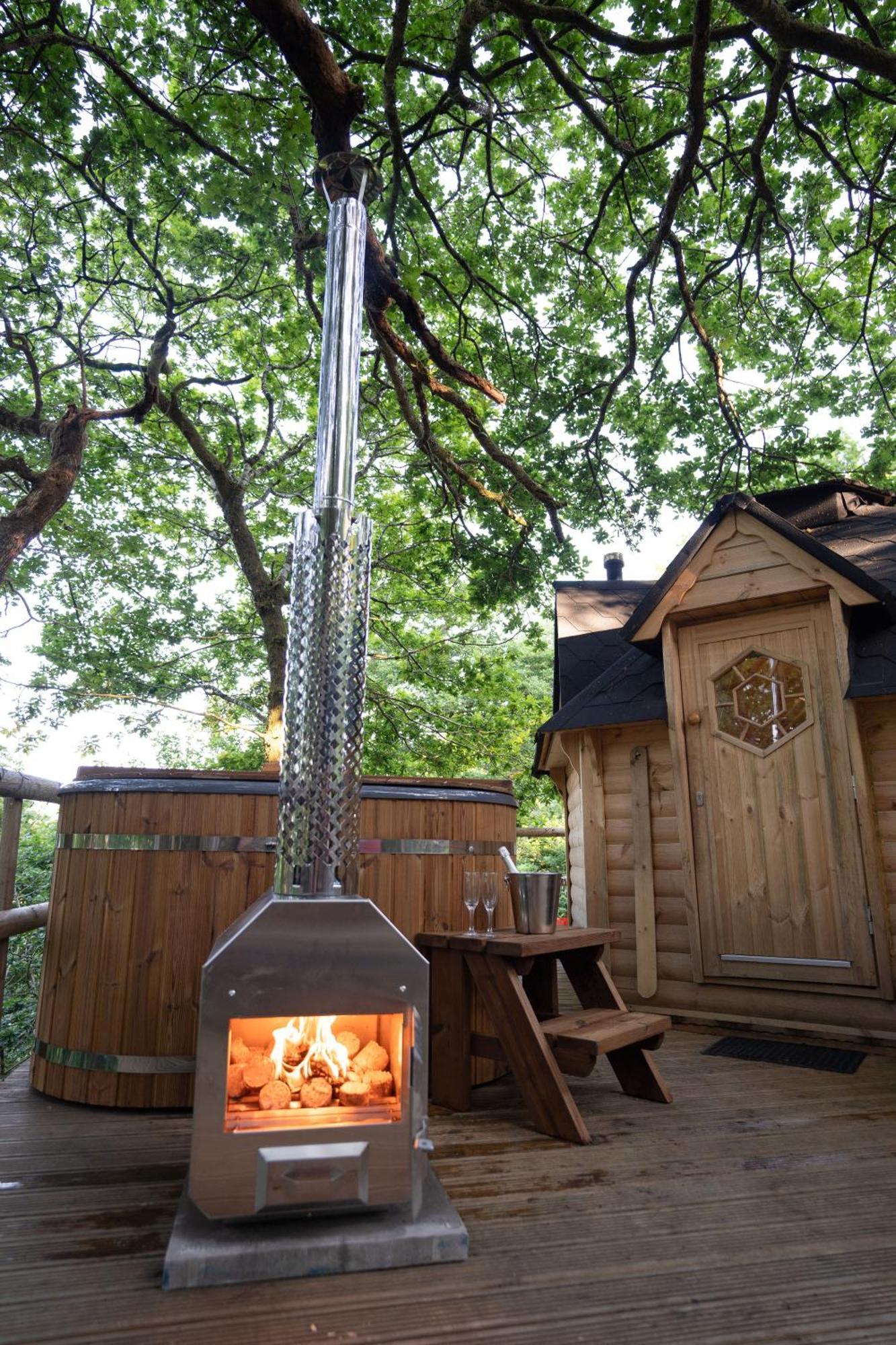 Chestnut Tree House With Hot Tub & Sauna Barmouth Exterior photo